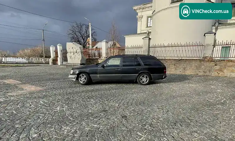 Mercedes-Benz E-Class 1995, фото з оголошення 2 з 18, VIN WDB1240821F298749