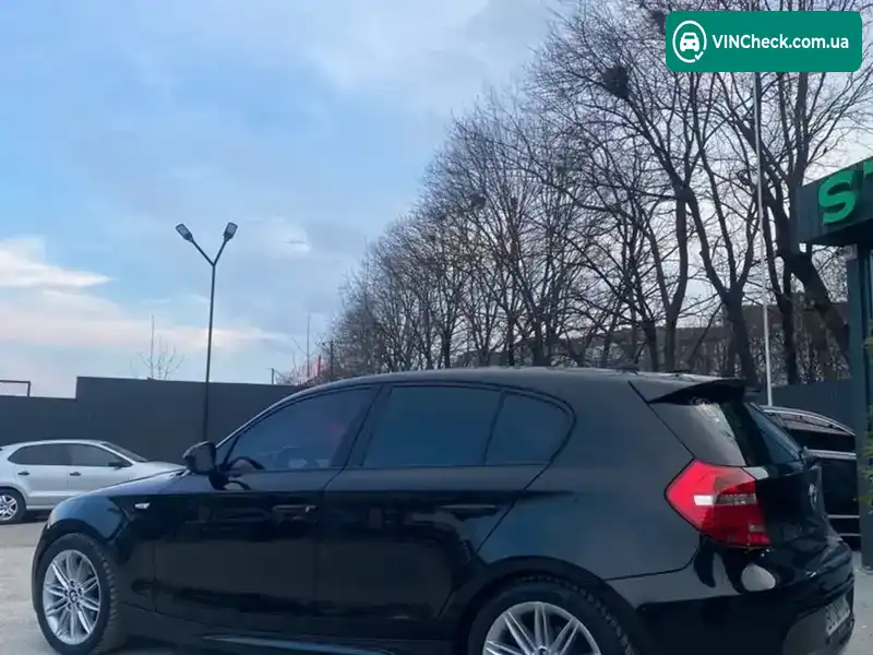BMW 1 Series 2010, фото з оголошення 2 з 19, VIN WBAUH51060E317805
