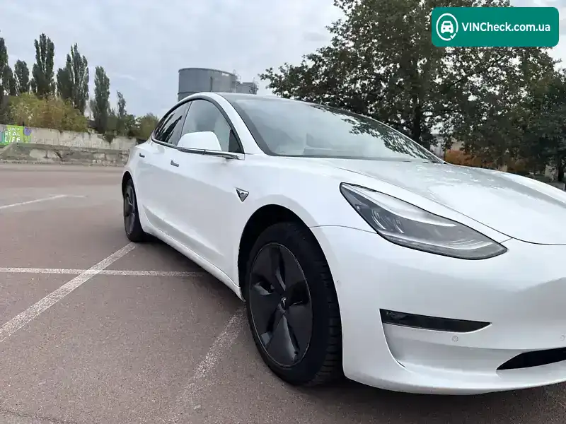 Tesla Model 3 2019, фото з оголошення 2 з 12, VIN 5YJ3E1EB5KF213559