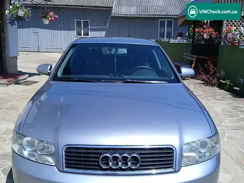 Audi A4 2004, фото з оголошення 2 з 10, VIN WAUZZZ8E25A029726