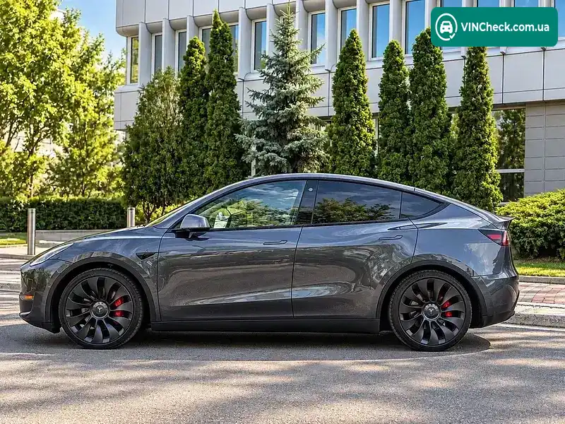 Tesla Model Y 2022, фото з оголошення 2 з 13, VIN 7SAYGDEFXNF499324