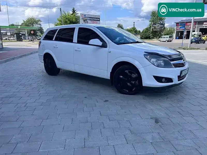 Opel Astra 2010, фото з оголошення 2 з 20, VIN W0L0AHL35B2011029