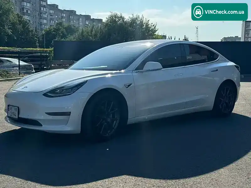 Tesla Model 3 2018, фото з оголошення 1 з 11, VIN 5YJ3E1EB7JF112733