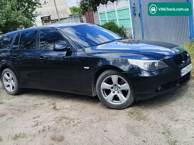 BMW 5 Series 2004, фото з оголошення 2 з 9, VIN WBANJ51010B405915