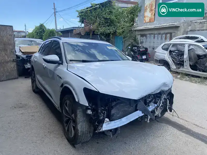 Audi e-tron 2021, фото з оголошення 1 з 9, VIN WA1LAAGE1MB004760
