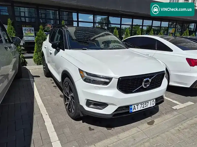 Volvo XC40 2020, фото з оголошення 1 з 21, VIN YV4AC2HMXL2345850