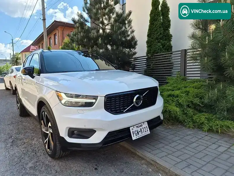 Volvo XC40 2020, фото з оголошення 2 з 21, VIN YV4AC2HMXL2345850