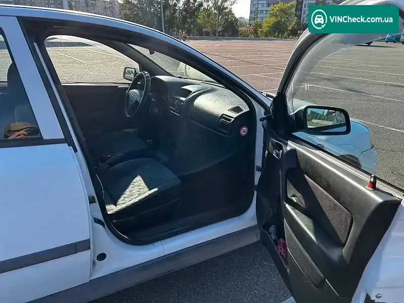 Opel Astra 2000, фото з оголошення 1 з 18, VIN W0L0TGF48Y5156679