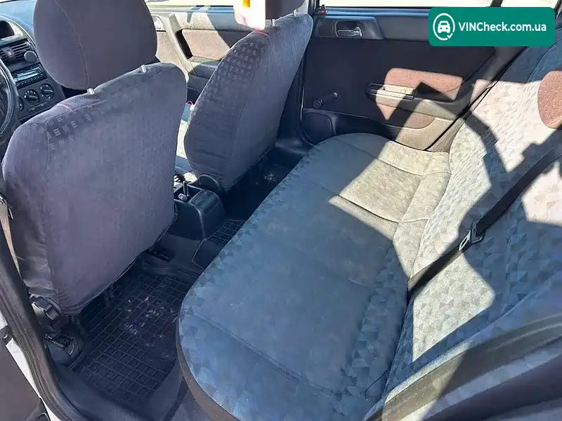Opel Astra 2000, фото з оголошення 2 з 18, VIN W0L0TGF48Y5156679