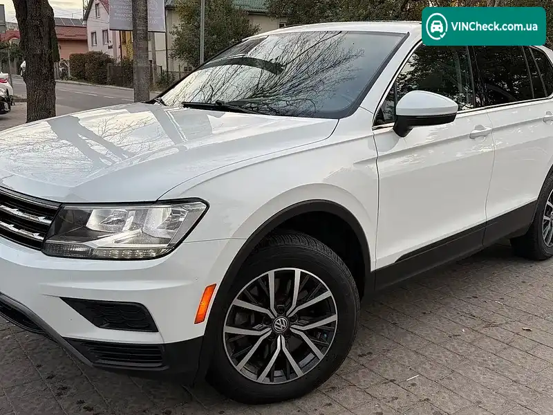 Volkswagen Tiguan 2019, фото з оголошення 2 з 20, VIN 3VV2B7AX8KM065400