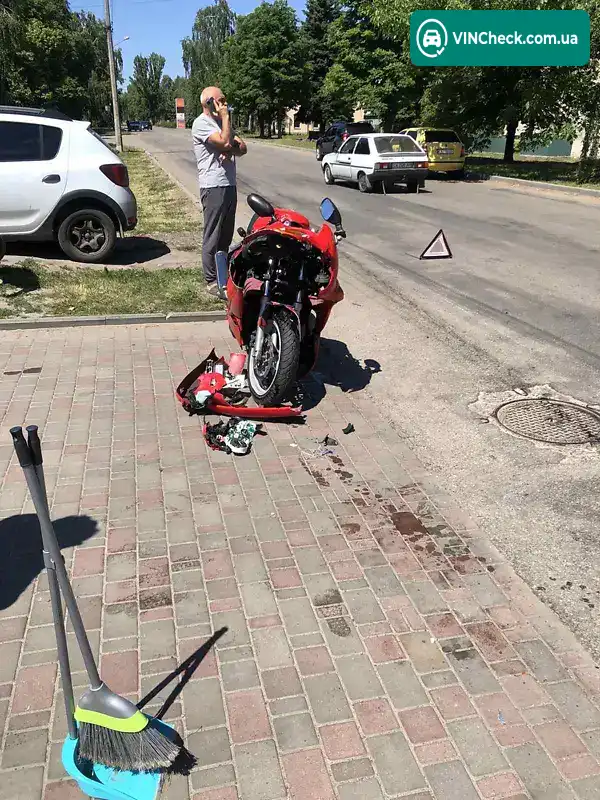 Suzuki GSX 600F 1999, фото з оголошення 2 з 15, VIN JS1AJ121300100613