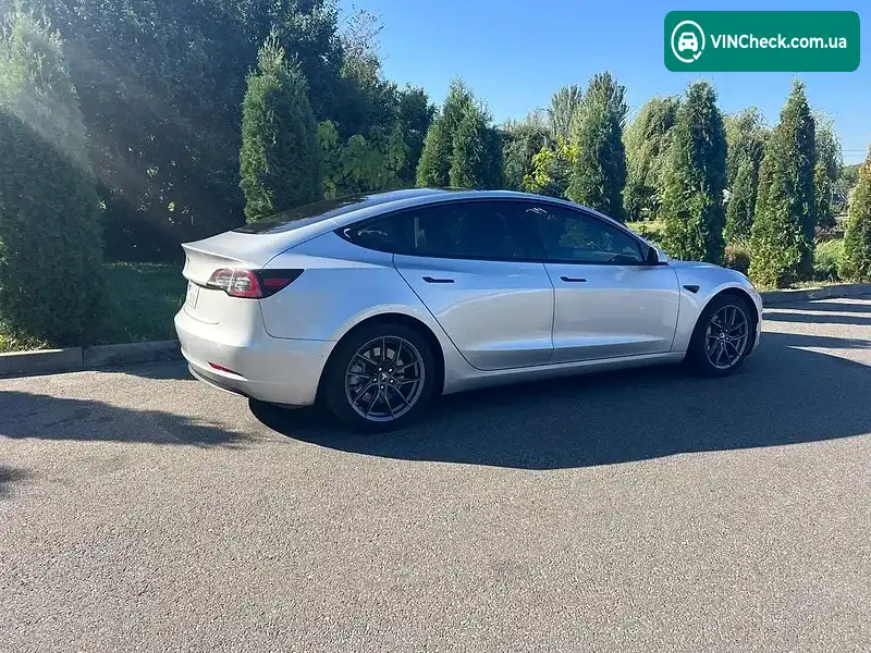 Tesla Model 3 2018, фото з оголошення 2 з 20, VIN 5YJ3E1EA2JF040525