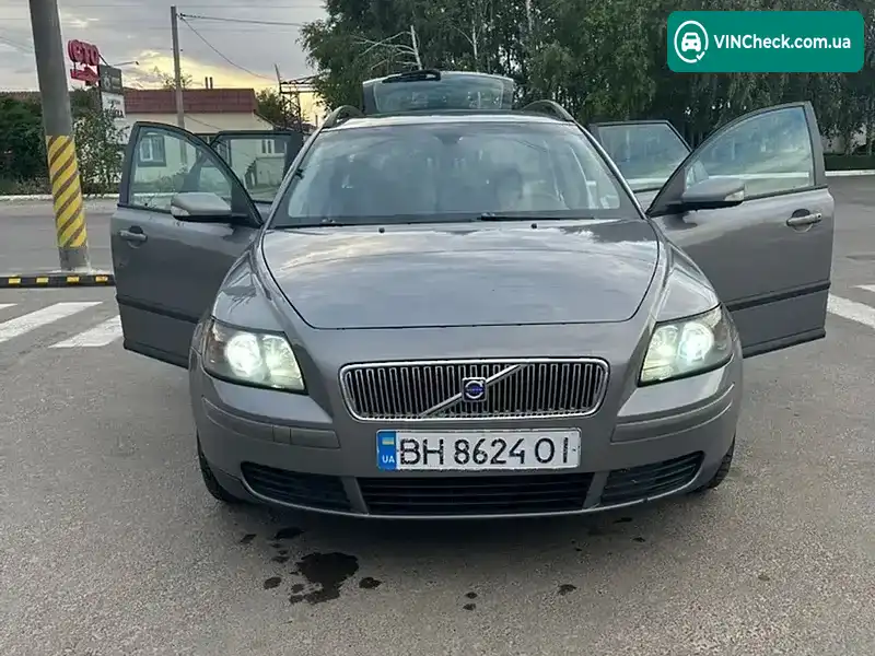 Volvo V50 2005, фото з оголошення 2 з 9, VIN YV1MW753162166539
