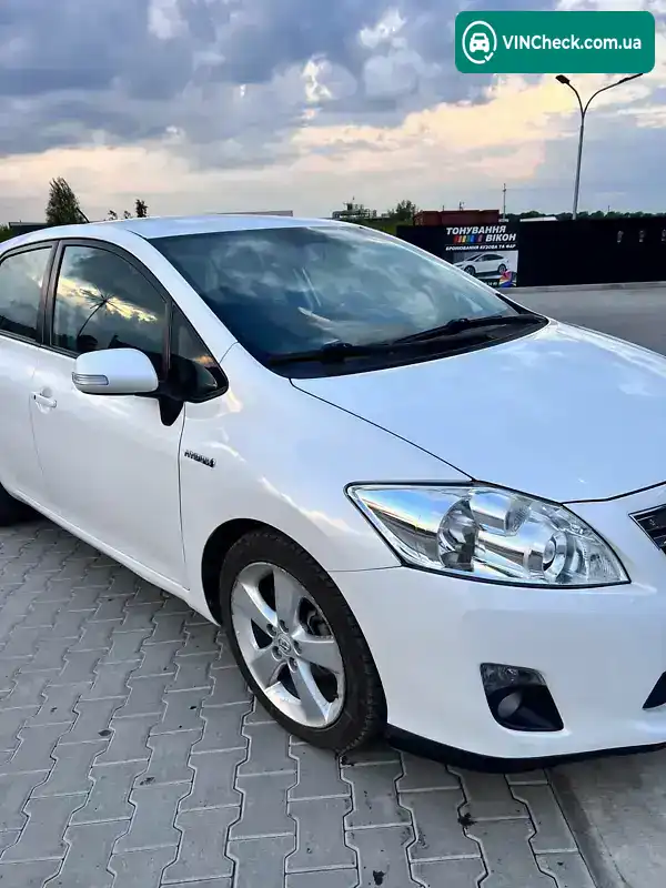 Toyota Auris 2010, фото з оголошення 2 з 11, VIN SB1KS56E70E019185