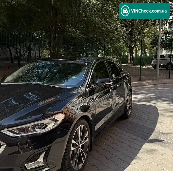 Ford Fusion 2018, фото з оголошення 2 з 17, VIN 3FA6P0D97KR108994