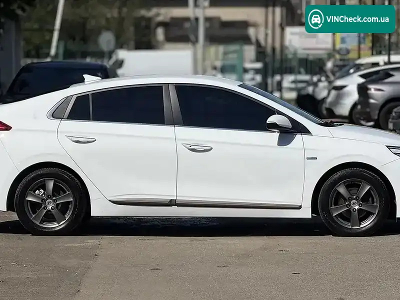 Hyundai Ioniq 2017, фото з оголошення 2 з 21, VIN KMHC851HFHU006904