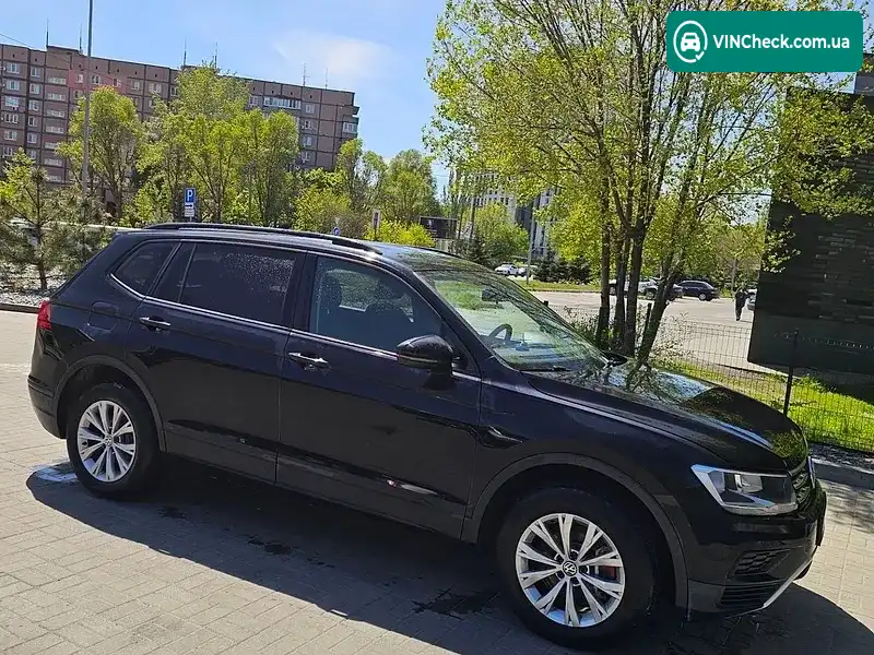 Volkswagen Tiguan 2018, фото з оголошення 1 з 7, VIN 3VV0B7AX6JM131450