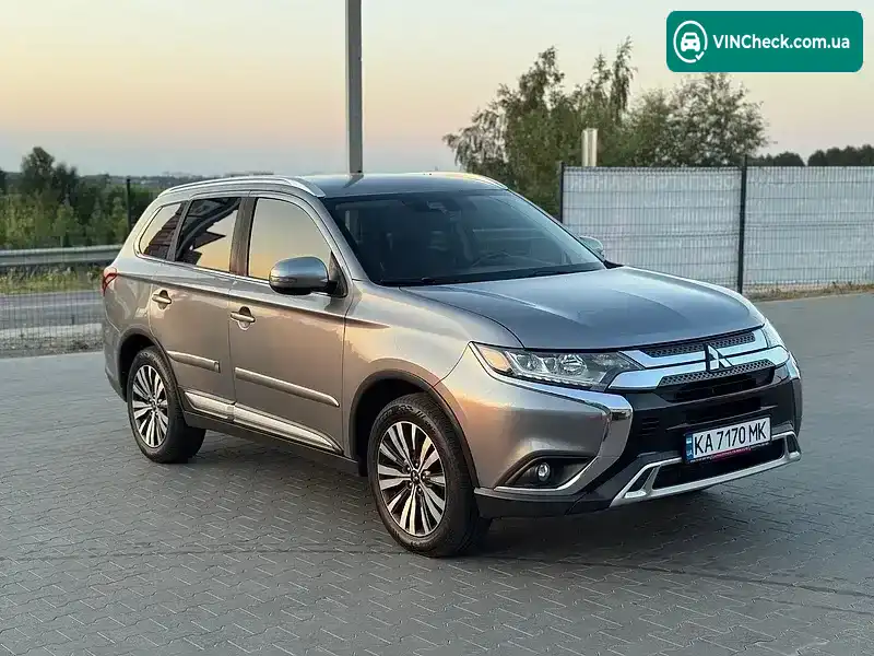 Mitsubishi Outlander 2020, фото з оголошення 1 з 20, VIN JA4AD3A35LJ001706