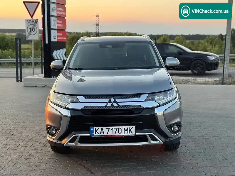 Mitsubishi Outlander 2020, фото з оголошення 2 з 20, VIN JA4AD3A35LJ001706