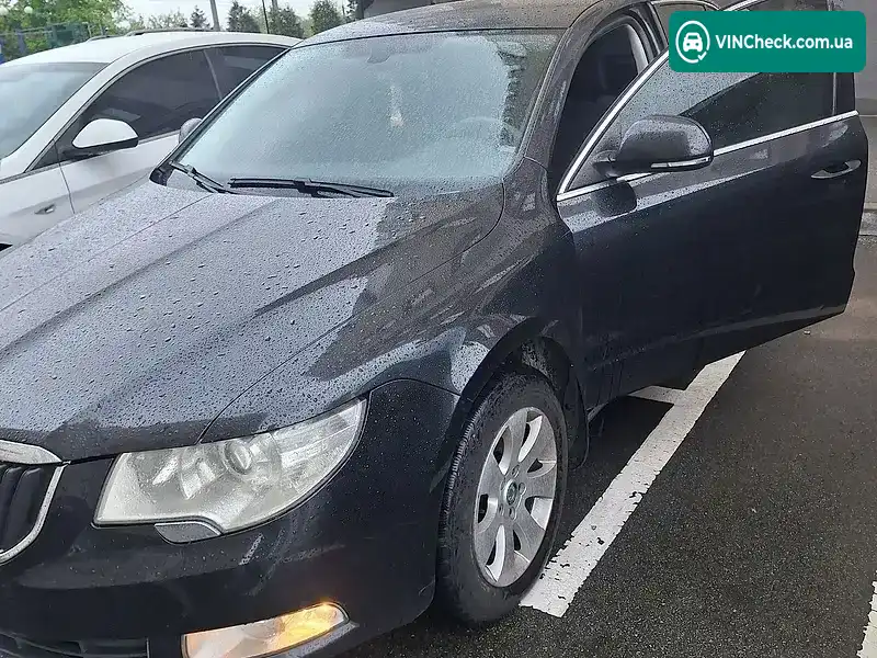 Skoda Superb 2010, фото з оголошення 2 з 13, VIN TMBAB43T7AB300281