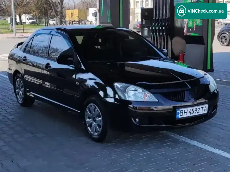 Mitsubishi Lancer 2004, фото з оголошення 2 з 9, VIN JMBSRCS3A5U005582