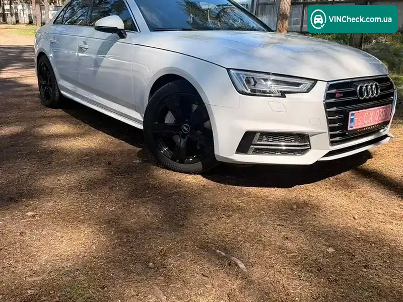 Audi A4 2017, фото з оголошення 1 з 12, VIN WAUANAF44JN000218