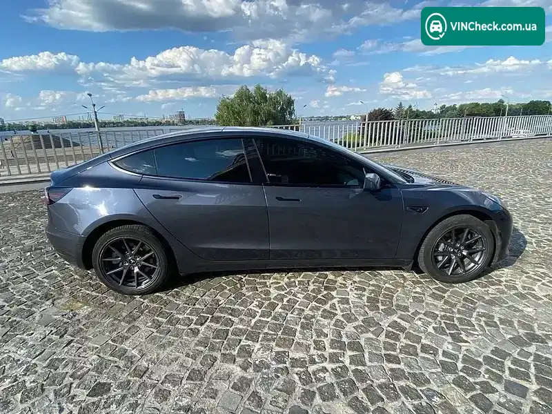 Tesla Model 3 2021, фото з оголошення 2 з 11, VIN 5YJ3E1EB8NF116800