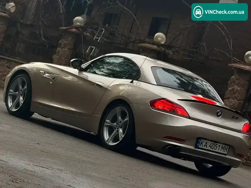 BMW Z4 2013, фото з оголошення 2 з 21, VIN WBALL5C51EJ105878