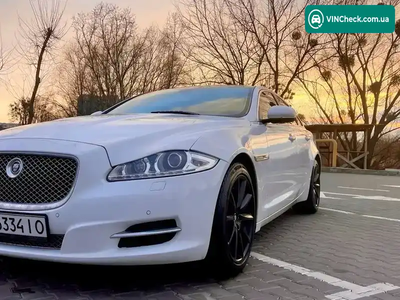 Jaguar XJ 2012, фото з оголошення 2 з 21, VIN SAJWA1C76D8V41942