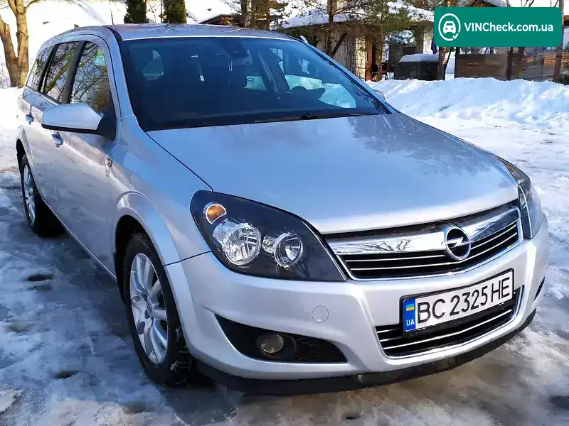 Opel Astra 2010, фото з оголошення 2 з 20, VIN W0L0AHL35B2011182