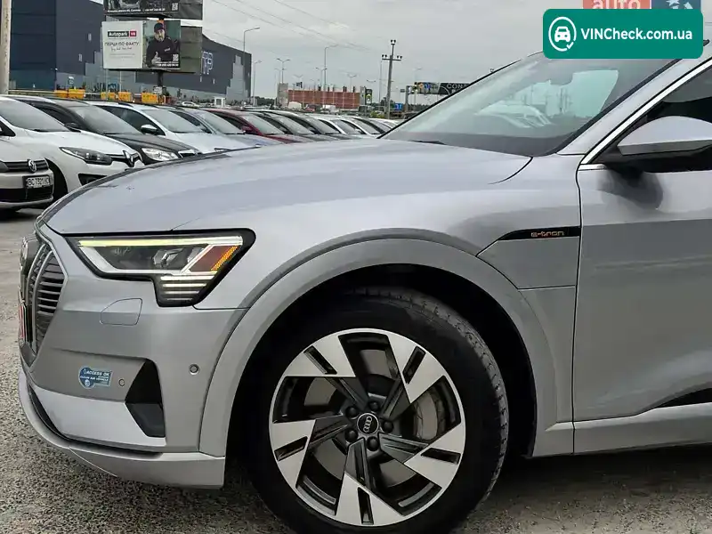 Audi e-tron 2021, фото з оголошення 2 з 20, VIN WA1LAAGE8MB023306
