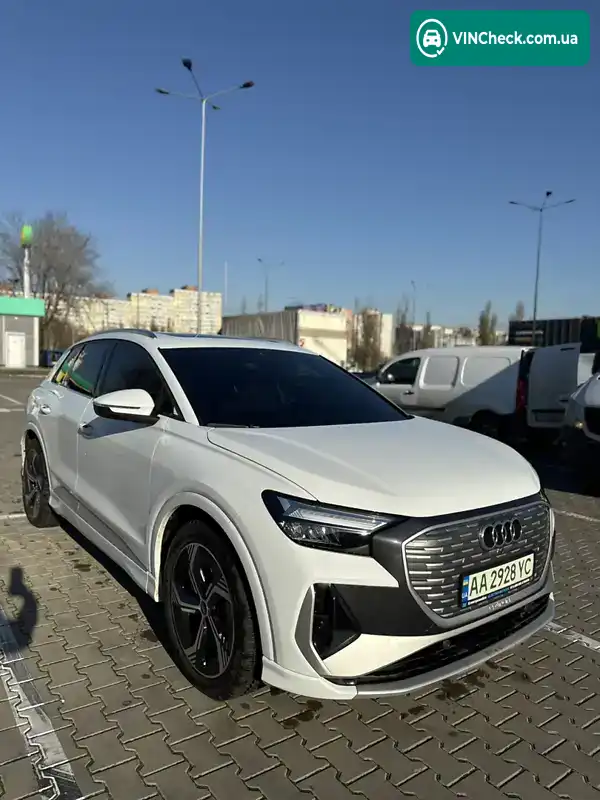 Audi Q4 e-tron 2022, фото з оголошення 1 з 19, VIN LFVVB9G3XN5136501
