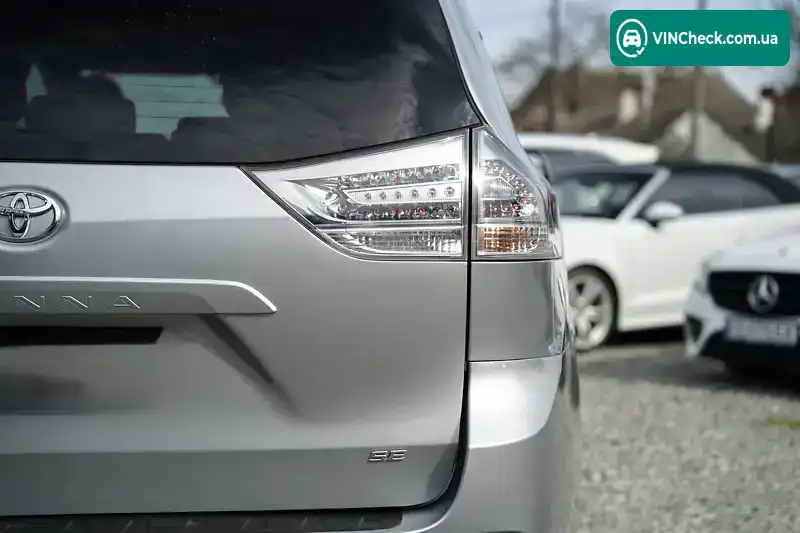 Toyota Sienna 2019, фото з оголошення 2 з 20, VIN 5TDXZ3DC3KS003890