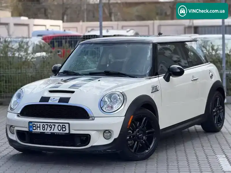 MINI Hatch 2013, фото з оголошення 1 з 19, VIN WMWSV3C51DT392989