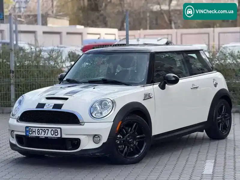 MINI Hatch 2013, фото з оголошення 2 з 19, VIN WMWSV3C51DT392989