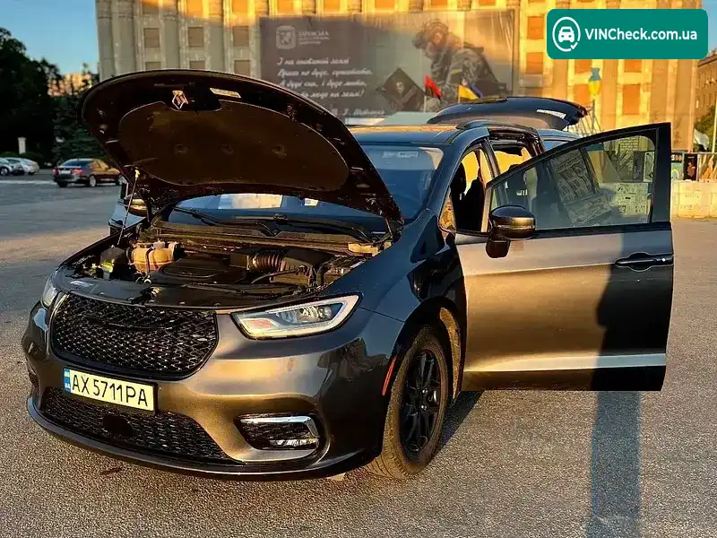 Chrysler Pacifica 2021, фото з оголошення 1 з 20, VIN 2C4RC1FG5MR556809