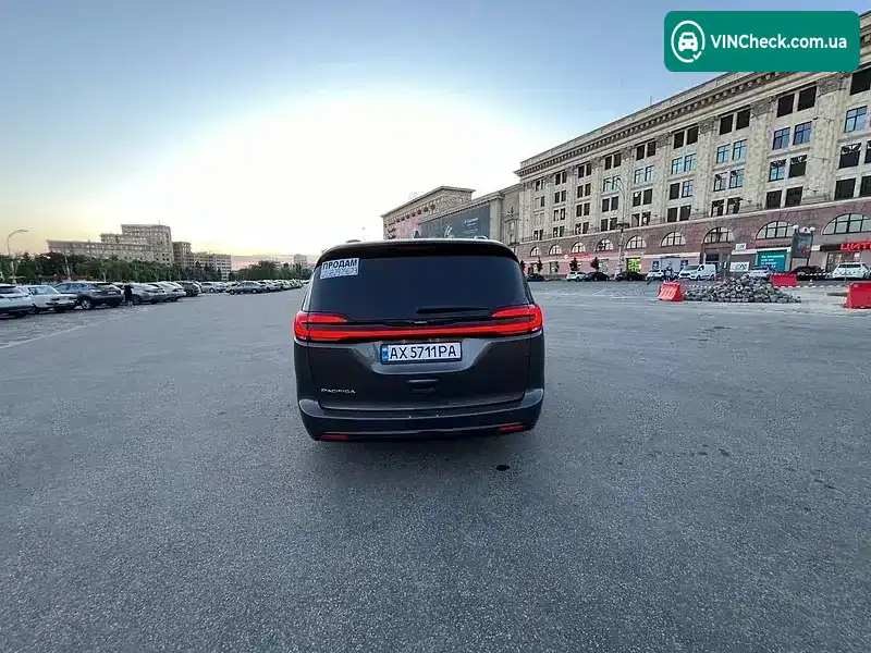 Chrysler Pacifica 2021, фото з оголошення 2 з 20, VIN 2C4RC1FG5MR556809