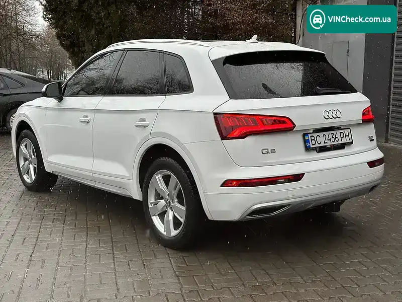 Audi Q5 2018, фото з оголошення 2 з 12, VIN WA1ANAFY3J2022406