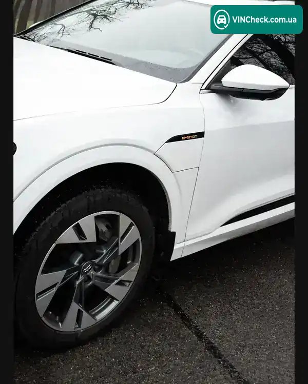 Audi e-tron 2019, фото з оголошення 2 з 21, VIN WA1LAAGE9KB009041
