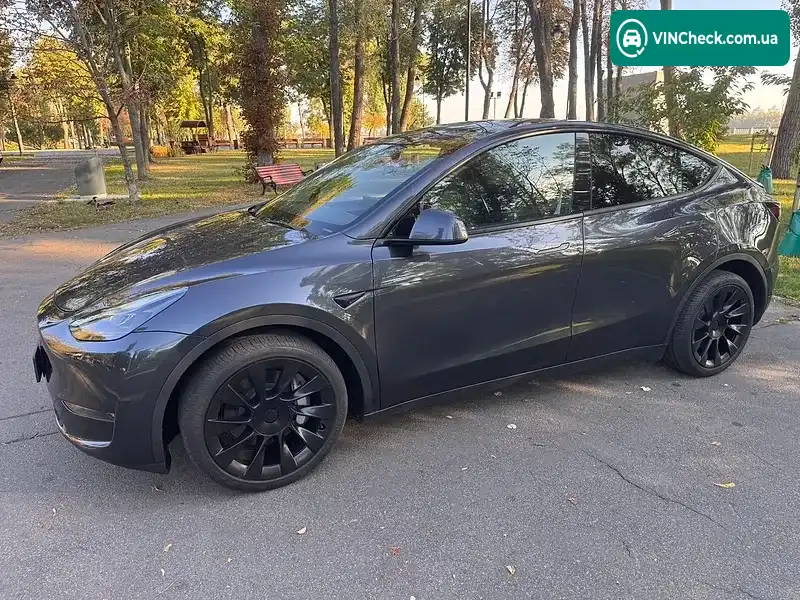 Tesla Model Y 2025, фото з оголошення 2 з 20, VIN 7SAYGDEE8SF308714