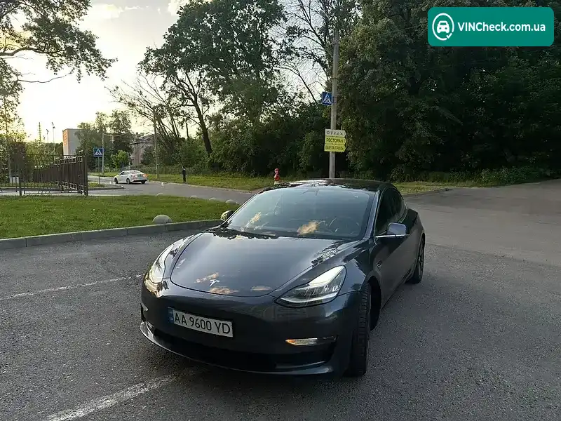 Tesla Model 3 2018, фото з оголошення 2 з 19, VIN 5YJ3E1EBXJF068839