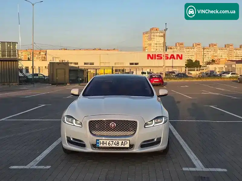 Jaguar XJ 2017, фото з оголошення 2 з 20, VIN SAJAA1294HNW07392