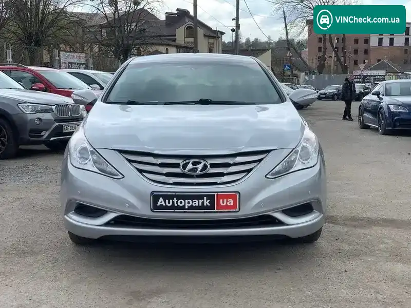 Hyundai Sonata 2010, фото з оголошення 2 з 21, VIN 5NPEB4AC4BH152420