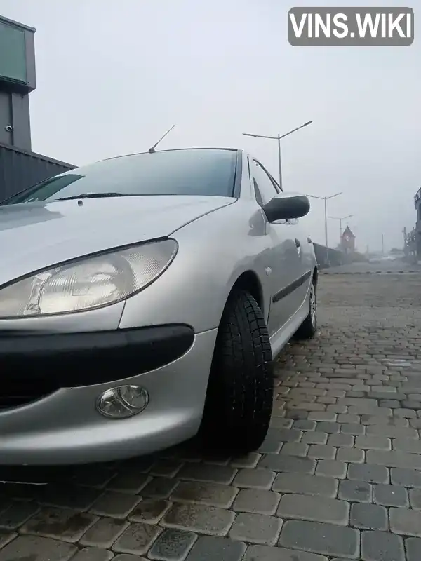 Peugeot 206 2000, фото з оголошення 2 з 12, VIN VF32AKFXP40958405