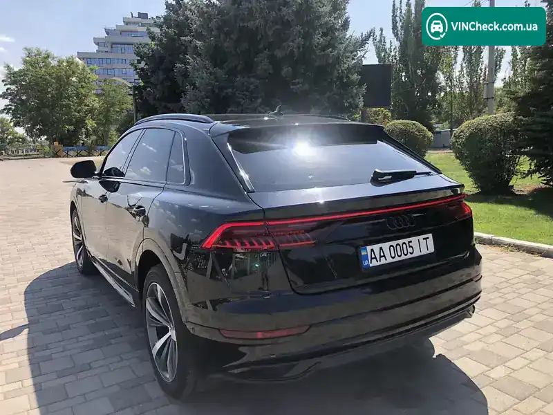 Audi Q8 2019, фото з оголошення 2 з 21, VIN WAUZZZF18KD028719