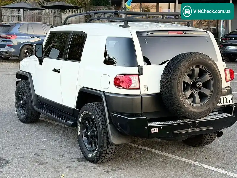 Toyota FJ Cruiser 2011, фото з оголошення 2 з 20, VIN JTEBU4BF1BK104098
