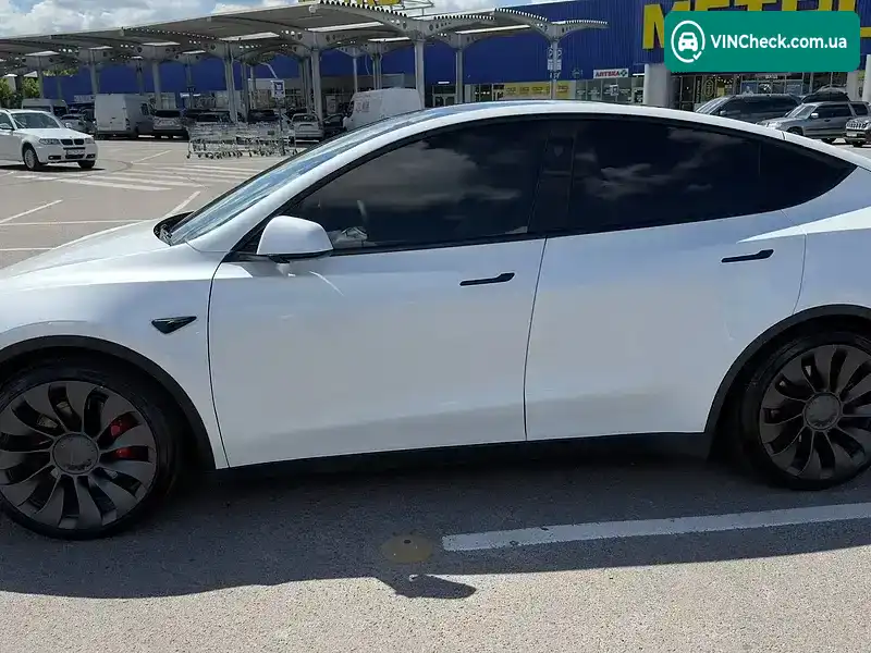 Tesla Model Y 2025, фото з оголошення 2 з 20, VIN 7SAYGDEF5SF312843