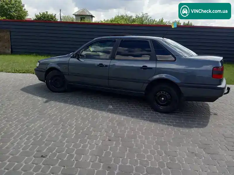 Volkswagen Passat 1995, фото з оголошення 1 з 4, VIN WVWZZZ3AZTE067388
