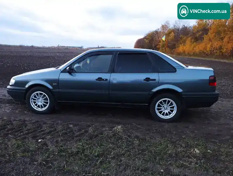 Volkswagen Passat 1995, фото з оголошення 2 з 4, VIN WVWZZZ3AZTE067388