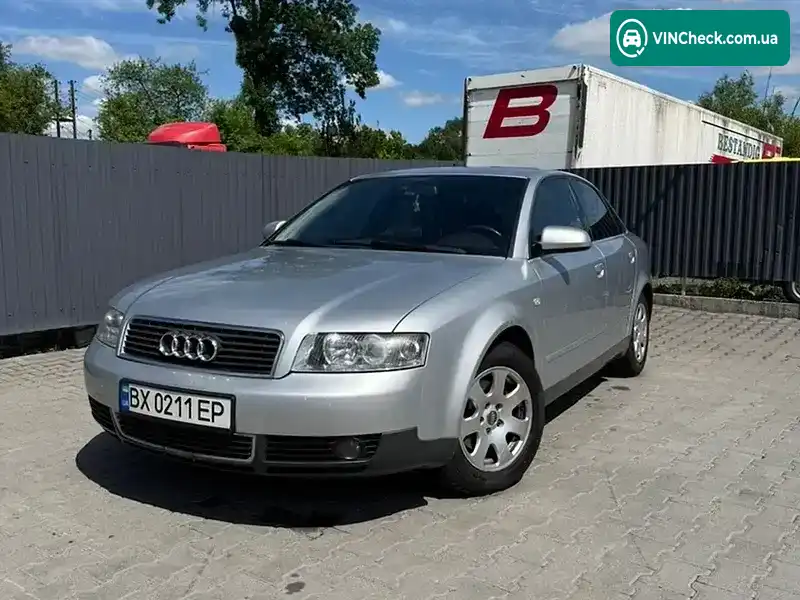 Audi A4 2001, фото з оголошення 2 з 16, VIN WAUZZZ8E72A109048